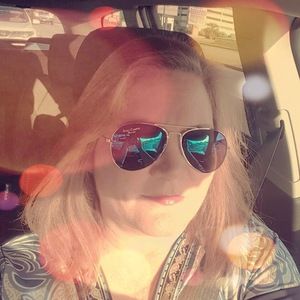 Meet your Posher, Lynn